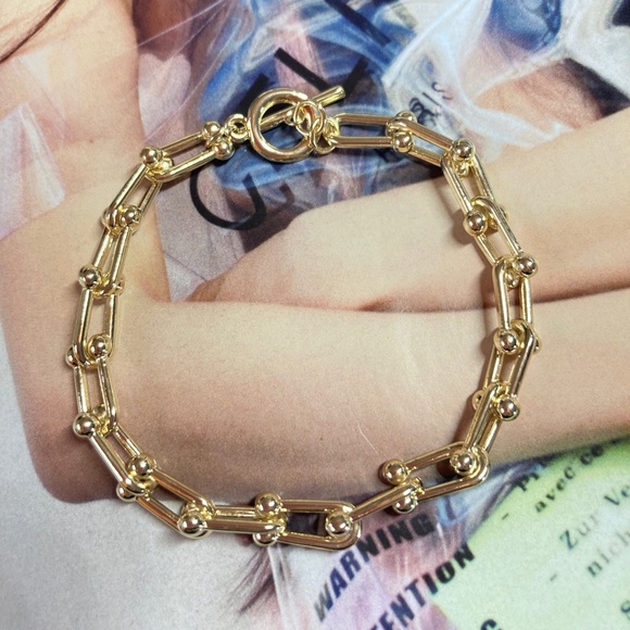 Gold Plated Chunky Trendy Bracelet - Picture 3 of 4